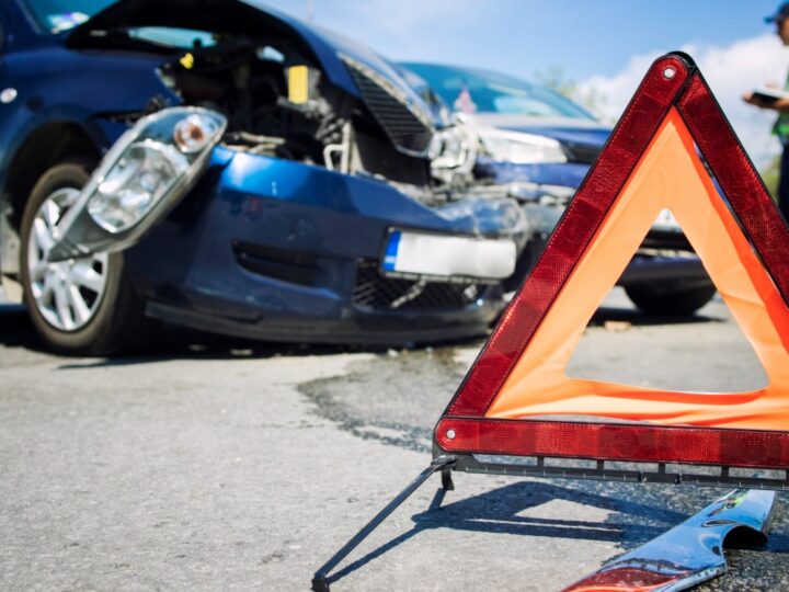 Wypadek na drodze krajowej nr 17: Dwa samochody osobowe zderzyły się między Zamościem a Tomaszowem Lubelskim